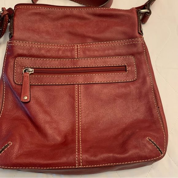 Fossil crossbody, Red, EUC - Picture 2 of 7